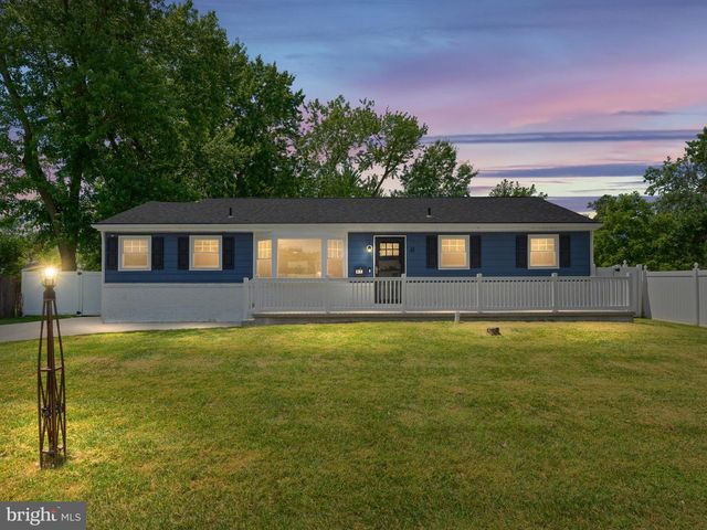41 CALDWELL AVE, Marlton, NJ 08053