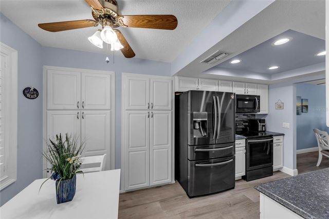 5849 PARK ST N 202, St Petersburg, FL 33709