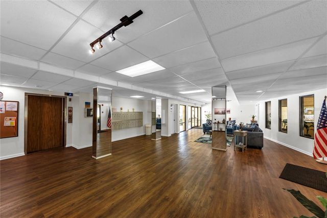 5849 PARK ST N 202, St Petersburg, FL 33709