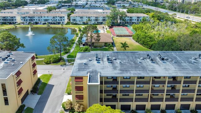 5849 PARK ST N 202, St Petersburg, FL 33709