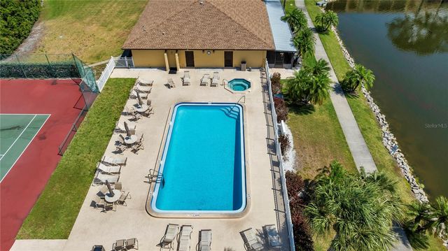 5849 PARK ST N 202, St Petersburg, FL 33709