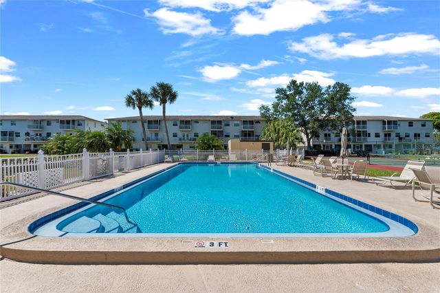5849 PARK ST N 202, St Petersburg, FL 33709