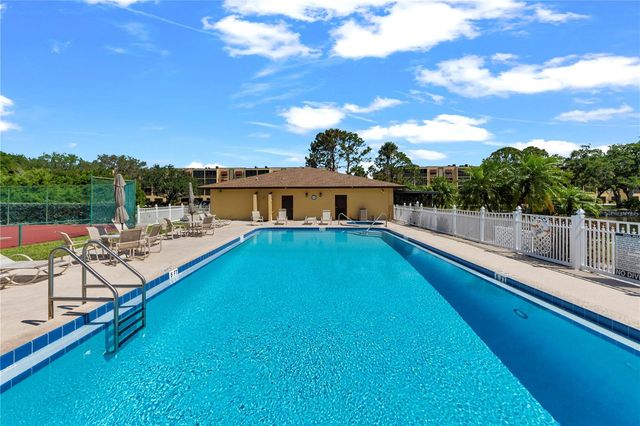 5849 PARK ST N 202, St Petersburg, FL 33709