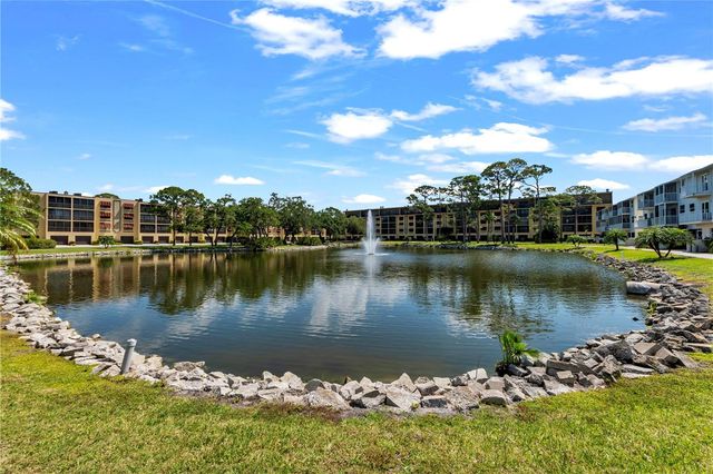 5849 PARK ST N 202, St Petersburg, FL 33709