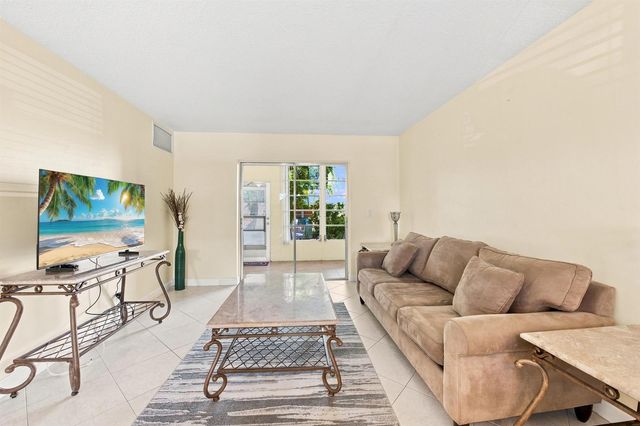 2223 NE 1st Court 101, Boynton Beach, FL 33435