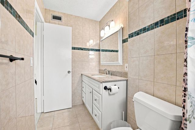 2223 NE 1st Court 101, Boynton Beach, FL 33435