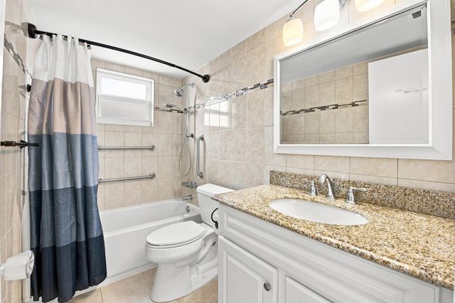 2223 NE 1st Court 101, Boynton Beach, FL 33435