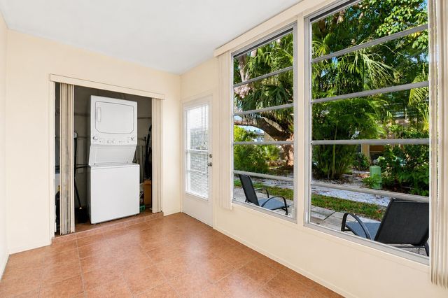 2223 NE 1st Court 101, Boynton Beach, FL 33435