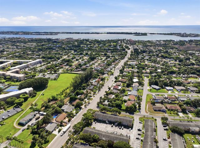 2223 NE 1st Court 101, Boynton Beach, FL 33435