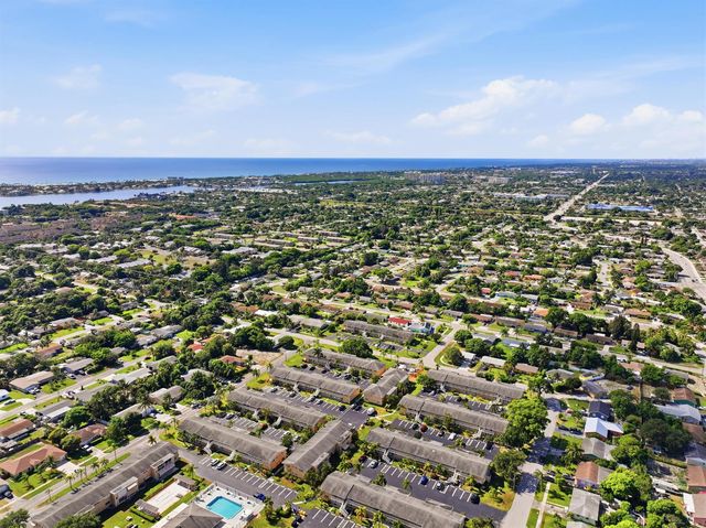 2223 NE 1st Court 101, Boynton Beach, FL 33435