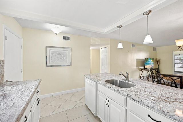 2223 NE 1st Court 101, Boynton Beach, FL 33435