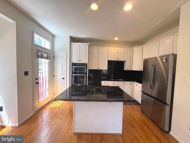 6505 NIGHTWIND CT, Alexandria, VA 22312