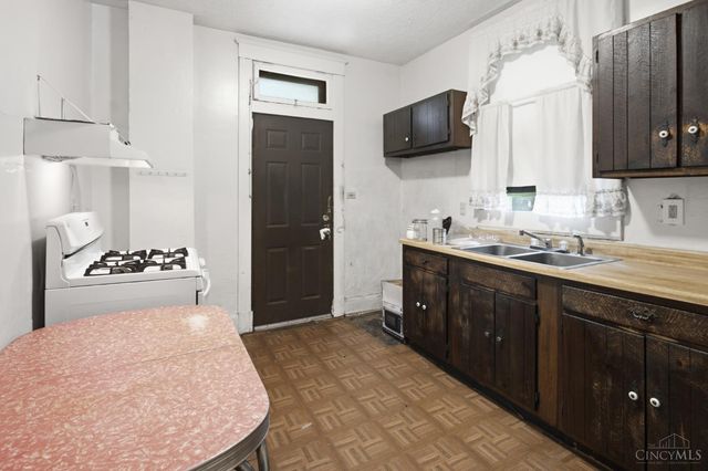 2035 Burnet Avenue, Cincinnati, OH 45219
