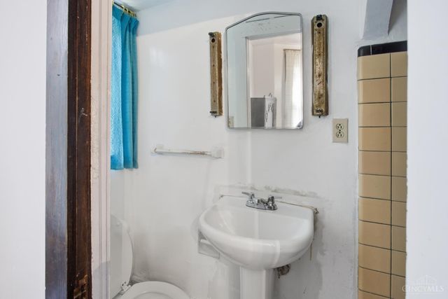2035 Burnet Avenue, Cincinnati, OH 45219