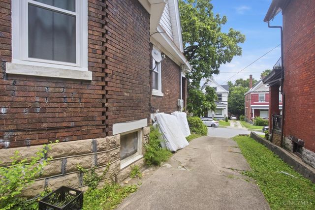 2035 Burnet Avenue, Cincinnati, OH 45219