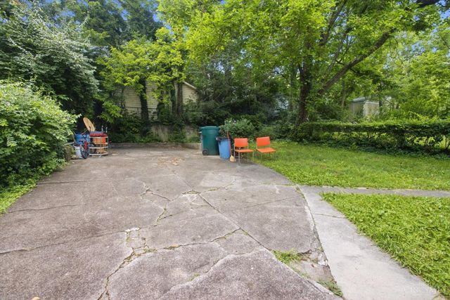 2035 Burnet Avenue, Cincinnati, OH 45219
