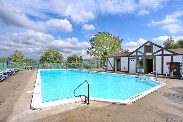 25 Buckingham Court, Pomona, NY 10970