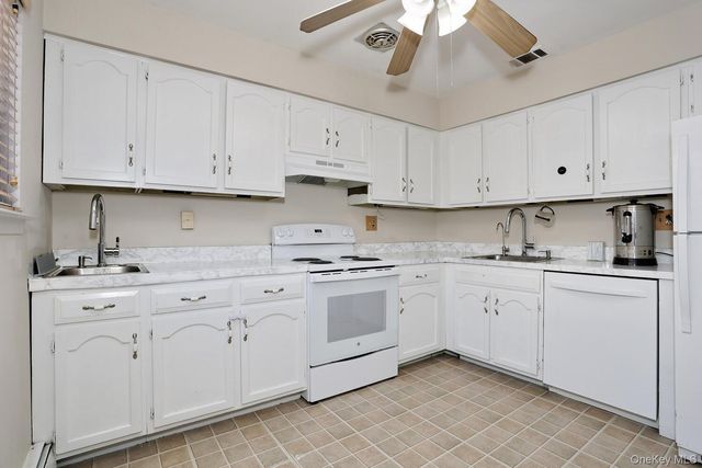 25 Buckingham Court, Pomona, NY 10970