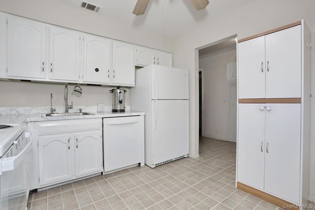 25 Buckingham Court, Pomona, NY 10970