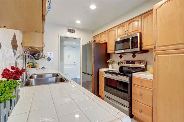 4637 Willis Avenue 110, Sherman Oaks, CA 91403
