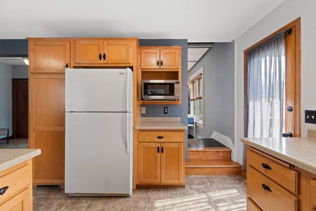 1525 N CLARK STREET, Appleton, WI 54911