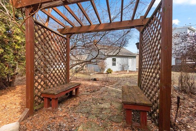 1525 N CLARK STREET, Appleton, WI 54911