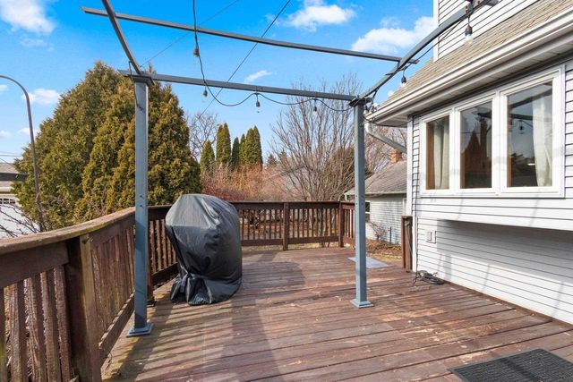 1525 N CLARK STREET, Appleton, WI 54911