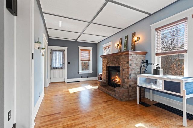 1525 N CLARK STREET, Appleton, WI 54911