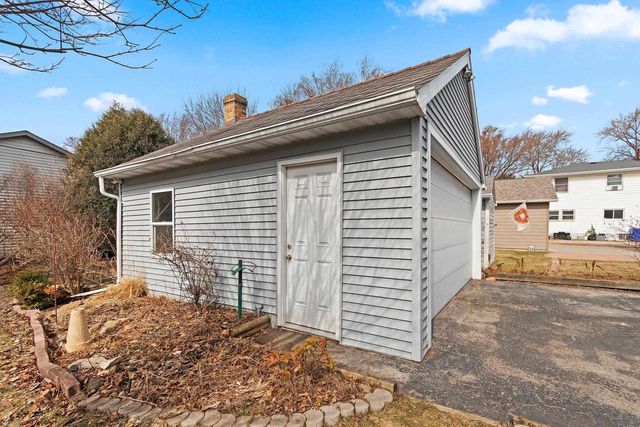 1525 N CLARK STREET, Appleton, WI 54911