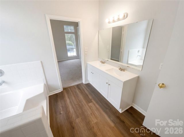 2326 Linda Lou Court, Charlotte, NC 28213