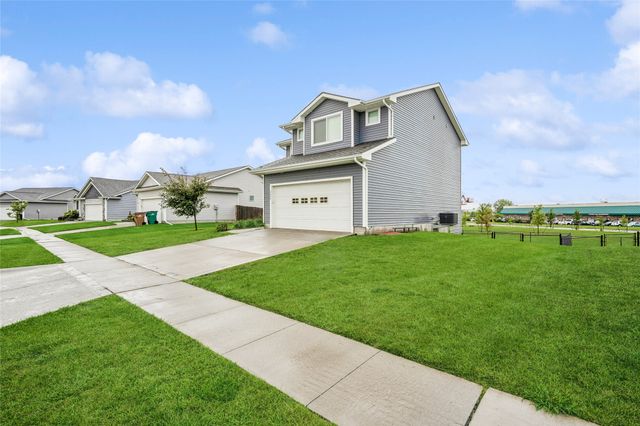 3304 Locust Street SW, Bondurant, IA 50035