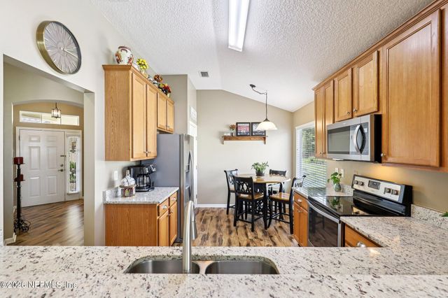 1880 COPPER STONE Drive B, Fleming Island, FL 32003