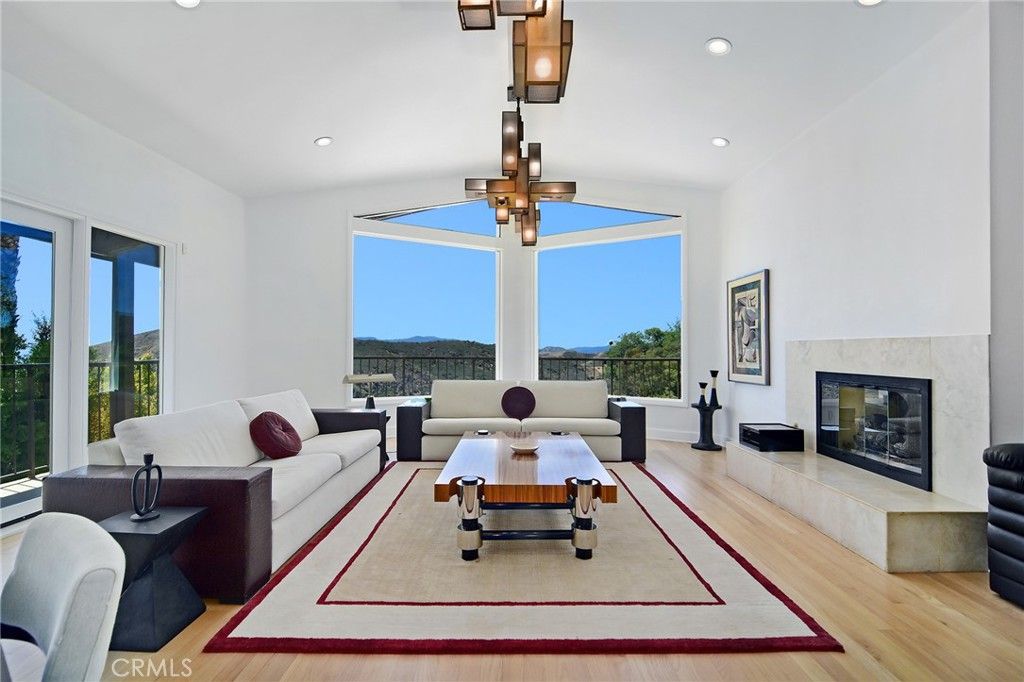 Image 1 of property listing at 130 Dapplegray Road, Bell Canyon, CA 91307