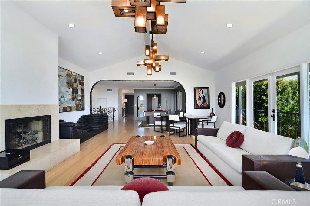 Image 4 of property listing at 130 Dapplegray Road, Bell Canyon, CA 91307