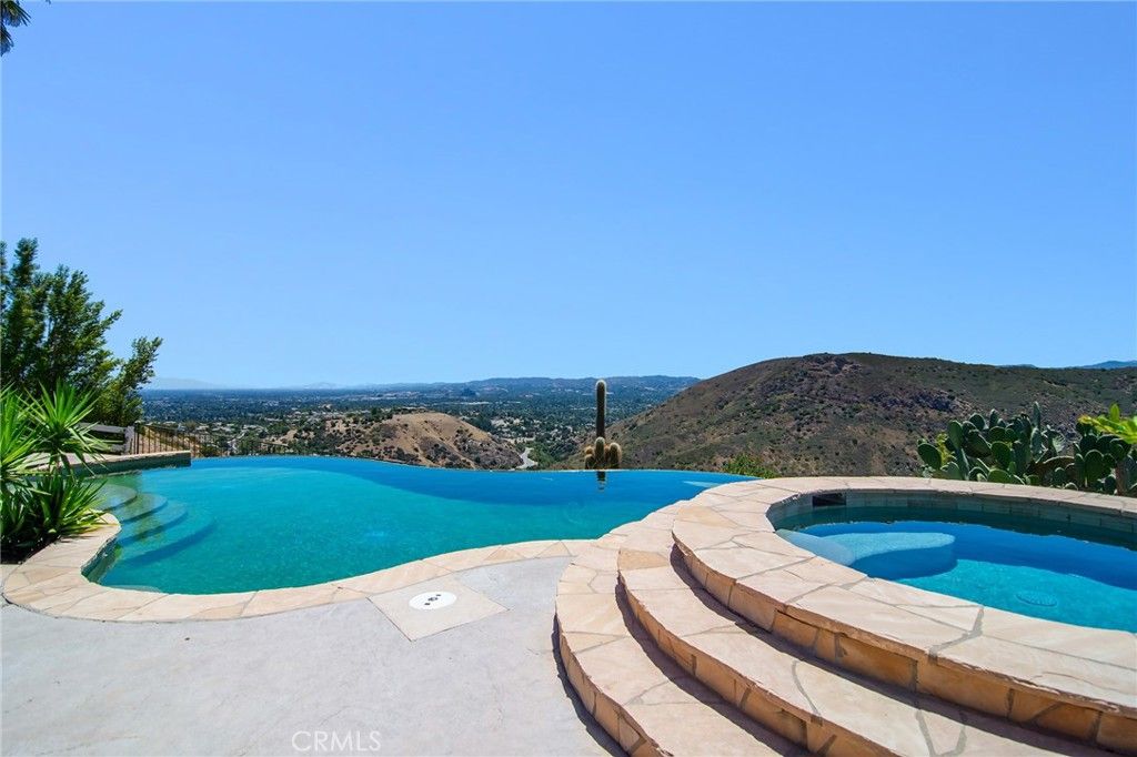 Image 6 of property listing at 130 Dapplegray Road, Bell Canyon, CA 91307
