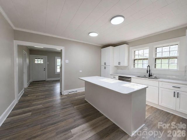 113 Mountain View Street, Morganton, NC 28655