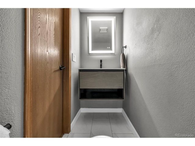 581 Longfellow Ln, Highlands Ranch, CO 80126