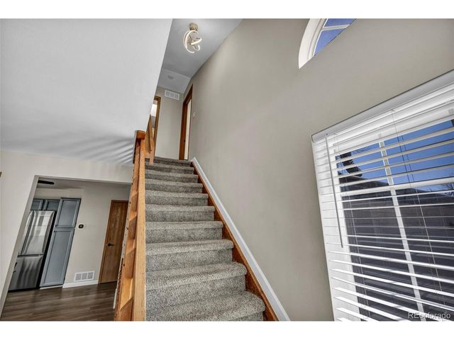 581 Longfellow Ln, Highlands Ranch, CO 80126