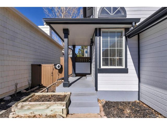 581 Longfellow Ln, Highlands Ranch, CO 80126