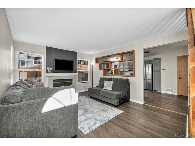 581 Longfellow Ln, Highlands Ranch, CO 80126
