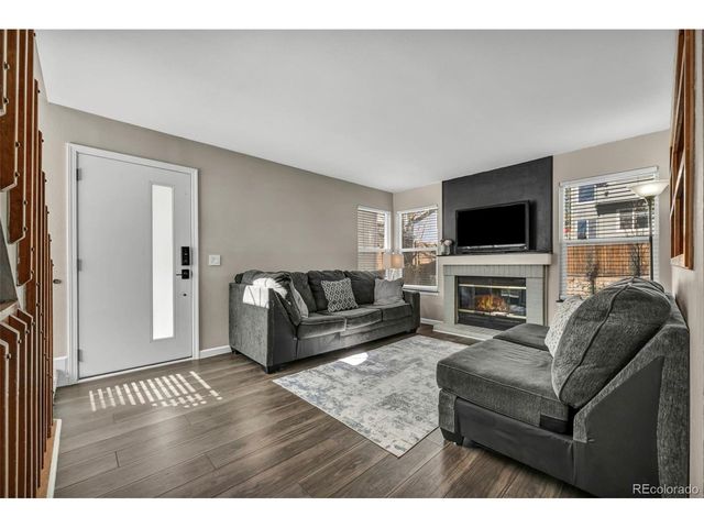 581 Longfellow Ln, Highlands Ranch, CO 80126