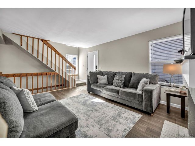 581 Longfellow Ln, Highlands Ranch, CO 80126