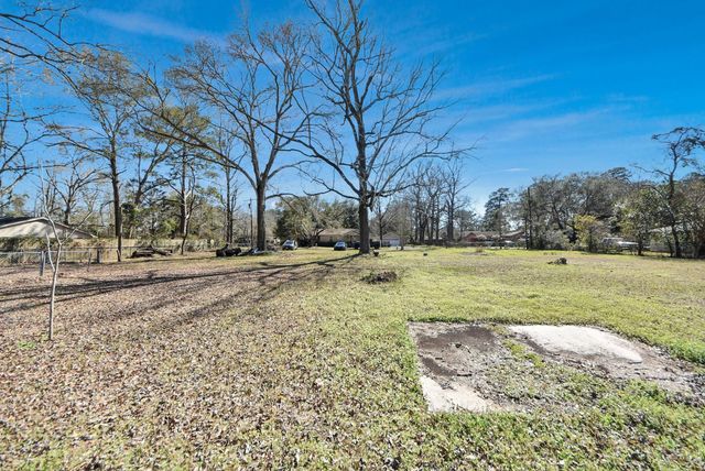 811 Clay Street, Cleveland, TX 77327