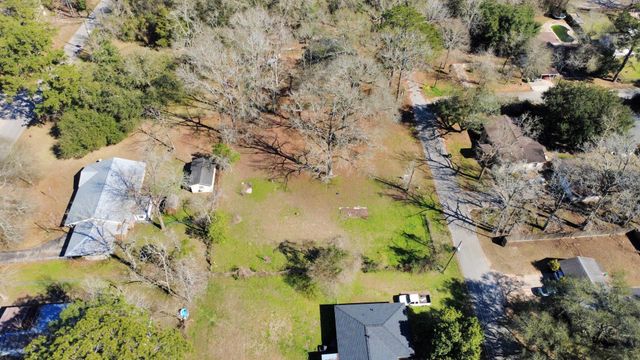 811 Clay Street, Cleveland, TX 77327