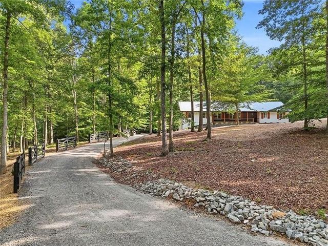 627 Ammons Drive, Waleska, GA 30183