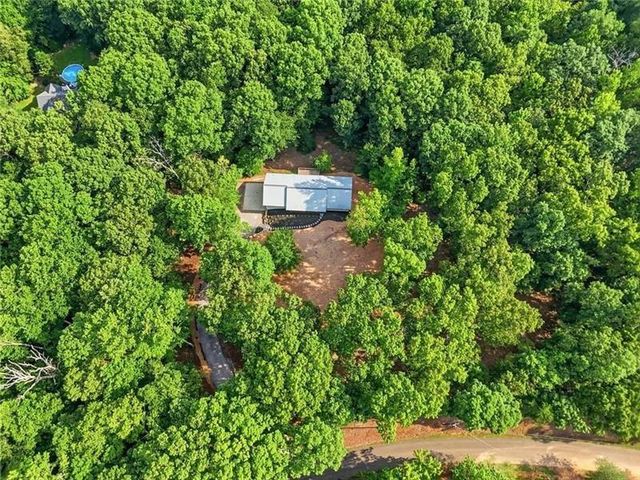 627 Ammons Drive, Waleska, GA 30183
