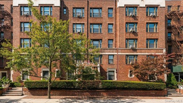 109-14 Ascan Avenue 2P, Forest Hills, NY 11375