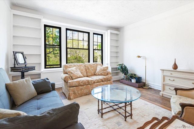 109-14 Ascan Avenue 2P, Forest Hills, NY 11375