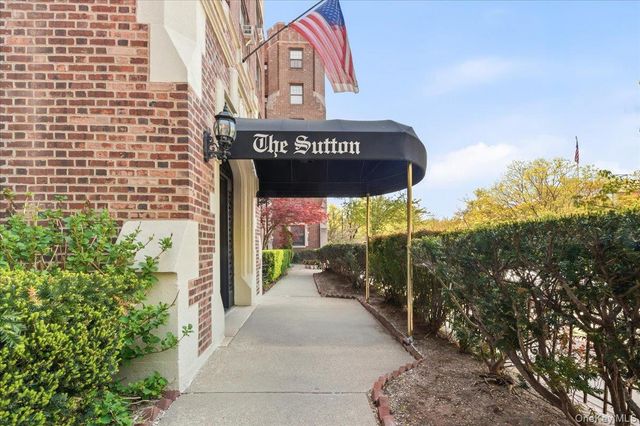 109-14 Ascan Avenue 2P, Forest Hills, NY 11375