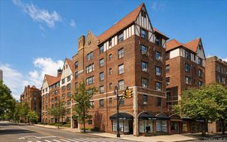 109-14 Ascan Avenue 2P, Forest Hills, NY 11375